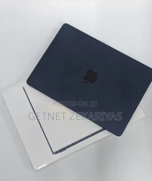 New Laptop Apple MacBook Air 2022 M2 8GB Apple M2 SSD 256GB
