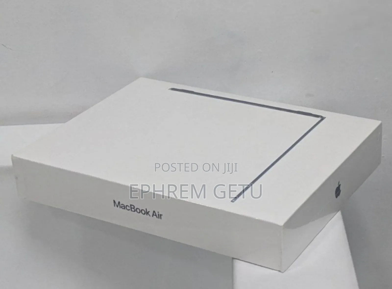 New Laptop Apple MacBook Air 2022 M2 8GB Apple M2 SSD 256GB