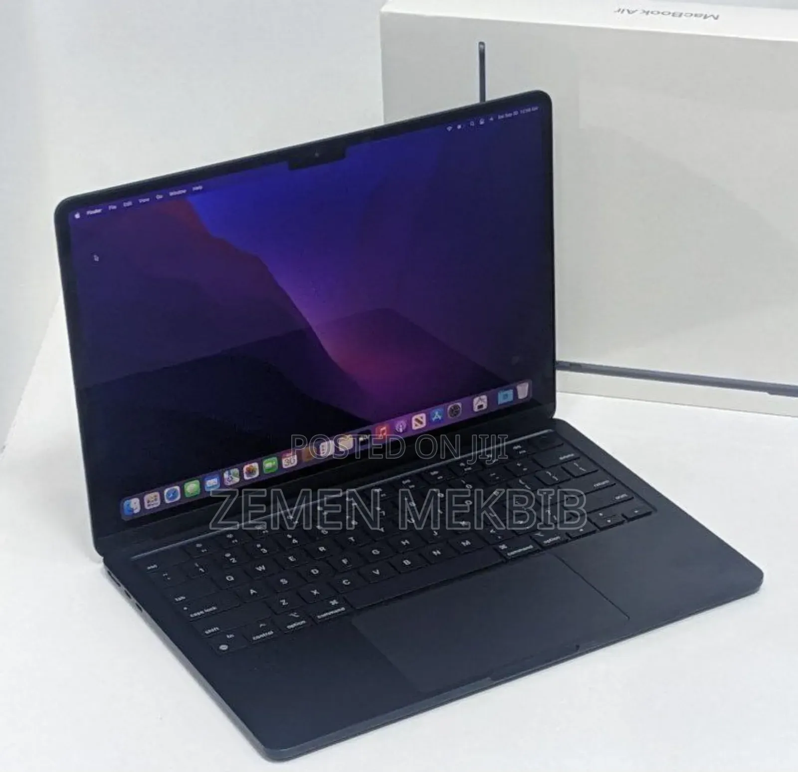 New Laptop Apple MacBook Air 2022 M2 8GB SSD 256GB