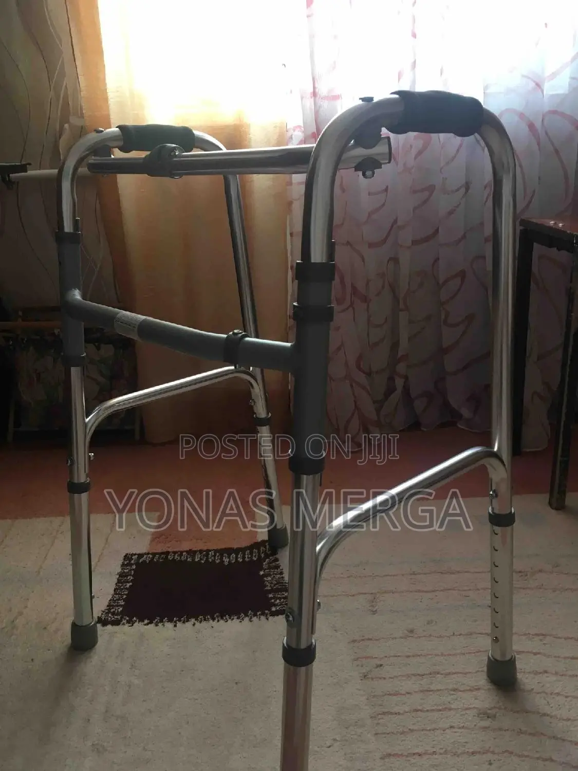 New Walker/Silver Reciprocating Aluminium Foldable Walker