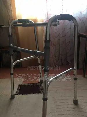 New Walker/Silver Reciprocating Aluminium Foldable Walker