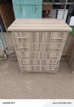 የልብስ ማስቀመጫ /ኮሞ