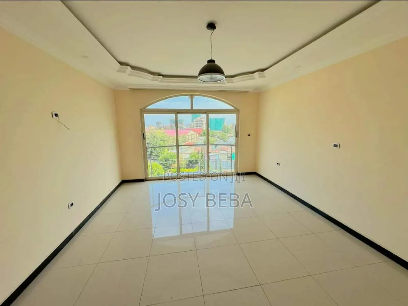 8bdrm House in Bole for rent