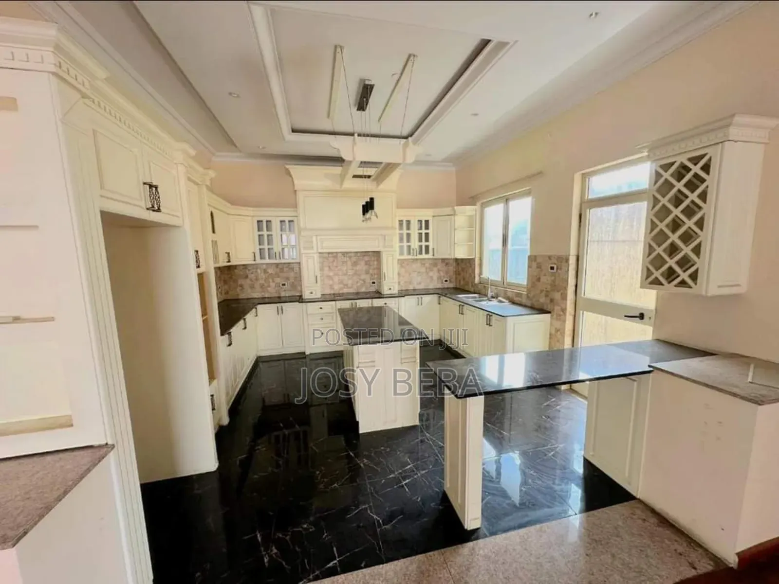 8bdrm House in Bole for rent