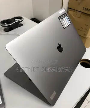 New Laptop Apple MacBook Pro 2019 32GB Intel Core I9 SSD 1T