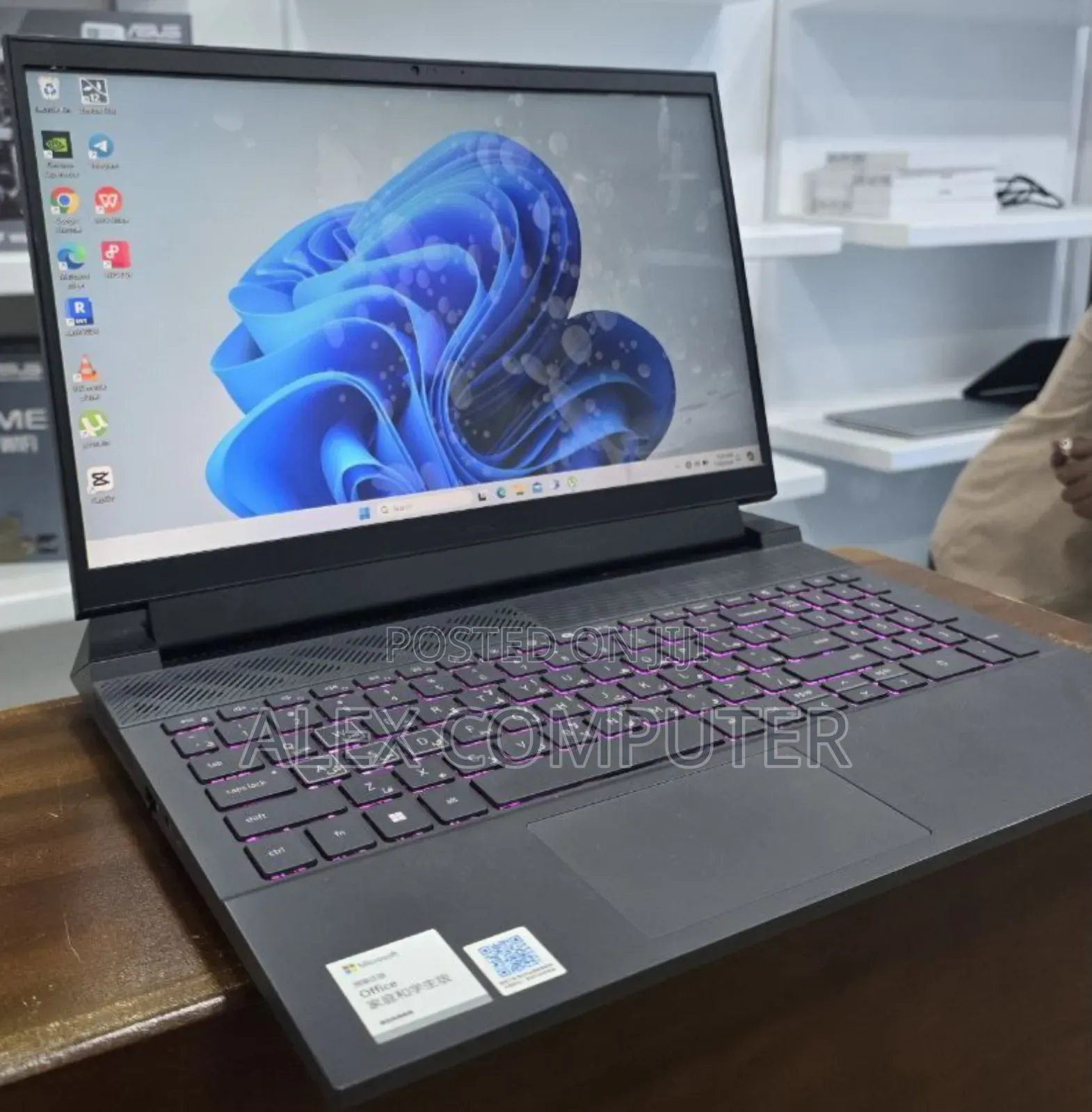 New Laptop Dell G15 5511 16GB Intel Core I7 SSD 1T