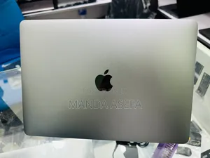 New Laptop Apple MacBook Pro 2017 16GB Intel Core I5 SSD 256GB