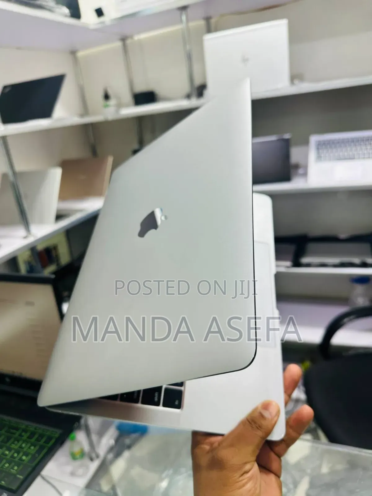 New Laptop Apple MacBook Pro 2017 16GB Intel Core I5 SSD 256GB