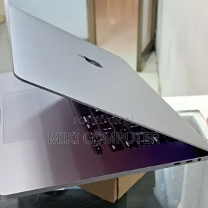 New Laptop Apple MacBook Pro 2019 32GB Intel Core I7 SSD 512GB