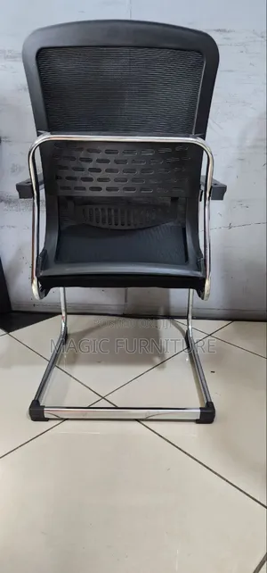 Uleg Gust Chair