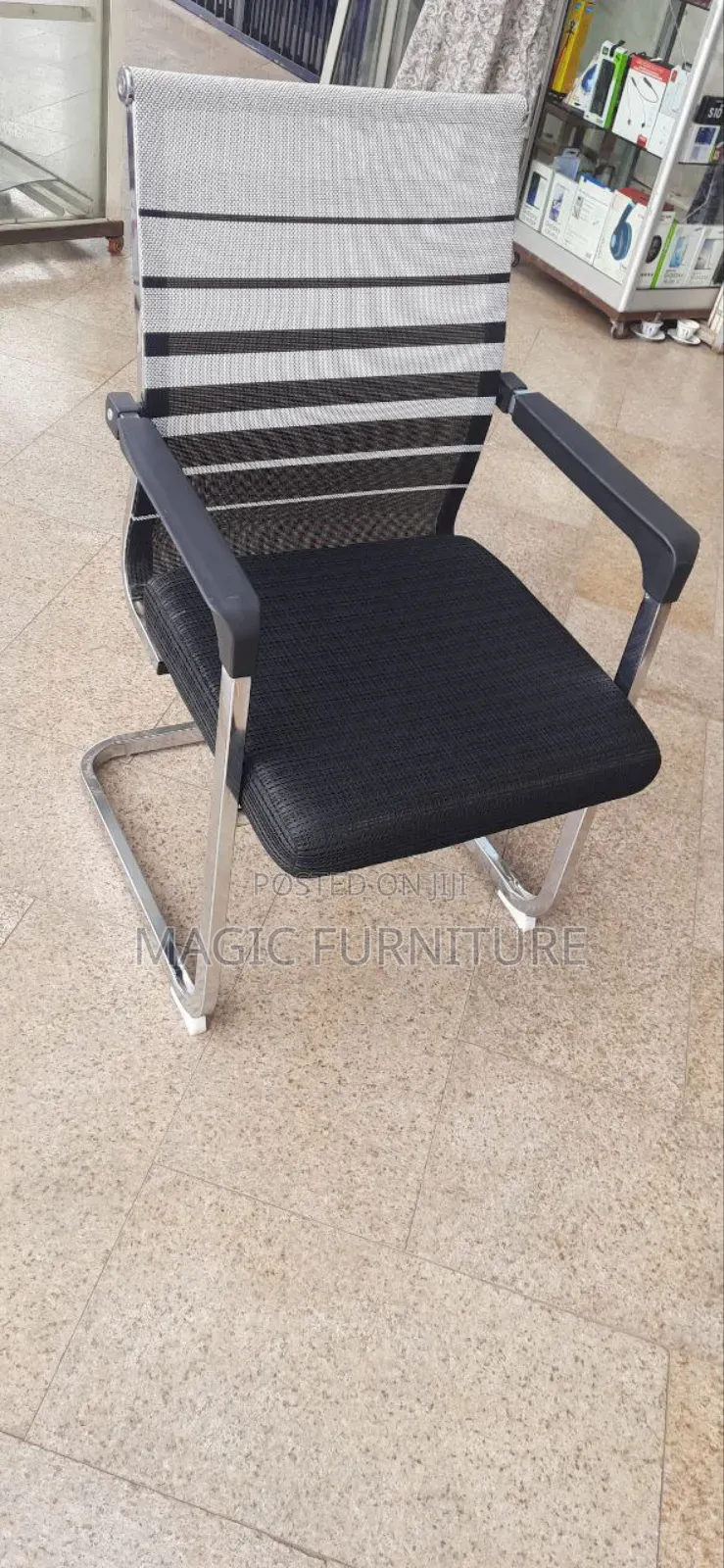 Uleg Gust Chair
