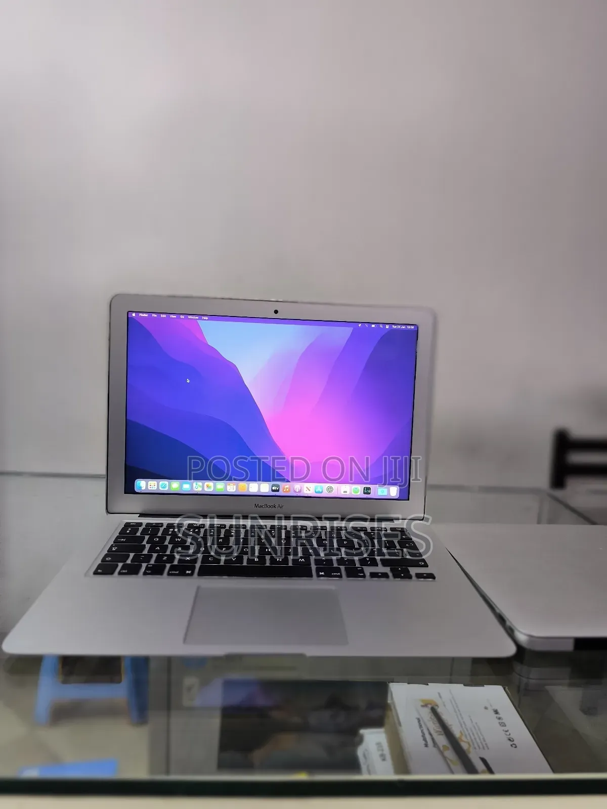 New Laptop Apple MacBook Air 2017 8GB Intel Core I5 SSD 256GB