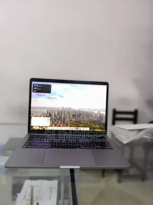 Photo - New Laptop Apple MacBook Pro M1 8GB Apple M1 SSD 256GB