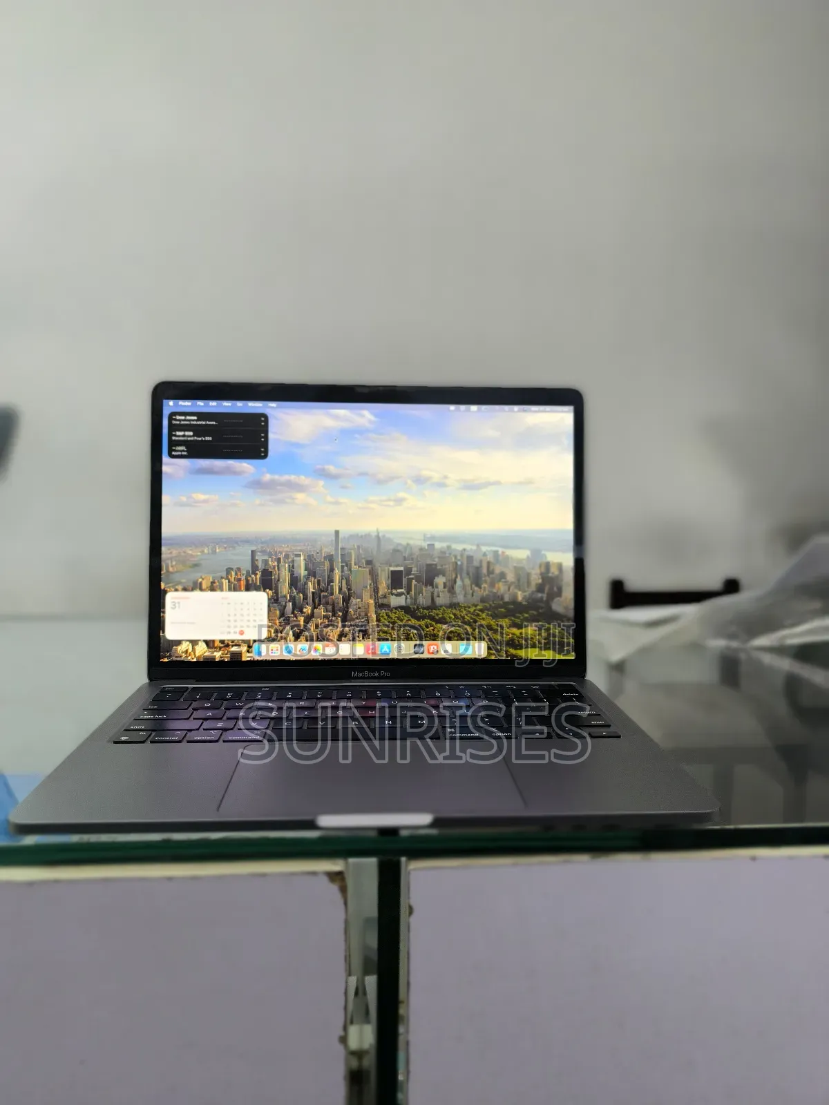 New Laptop Apple MacBook Pro M1 8GB Apple M1 SSD 256GB