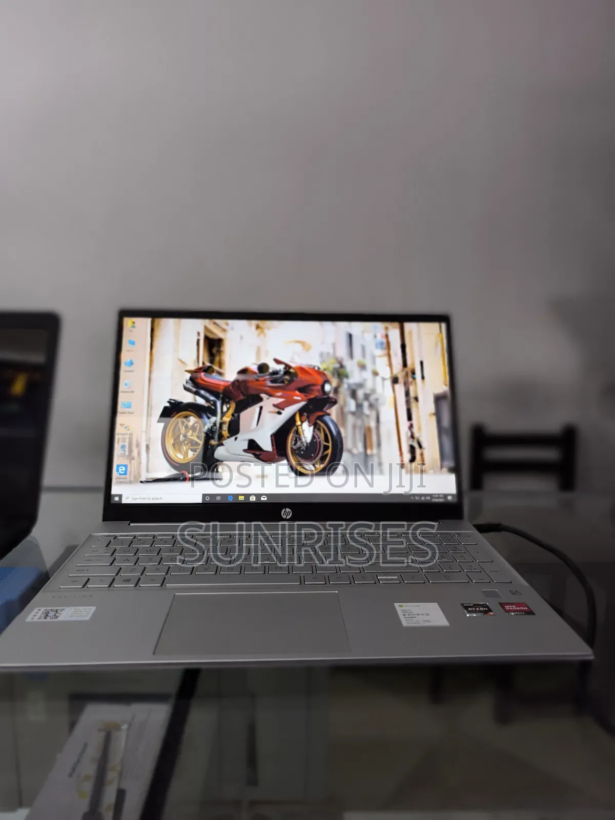 New Laptop HP Pavilion 15 8GB AMD Ryzen 3 SSD 512GB