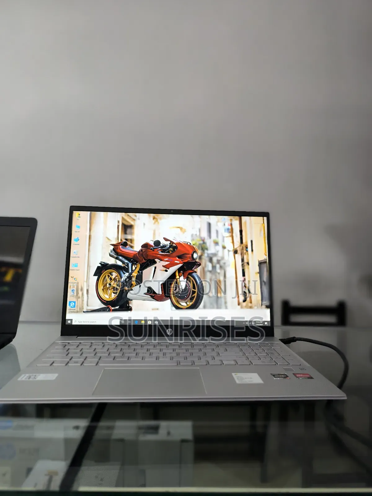 New Laptop HP Pavilion 15 8GB AMD Ryzen 3 SSD 512GB