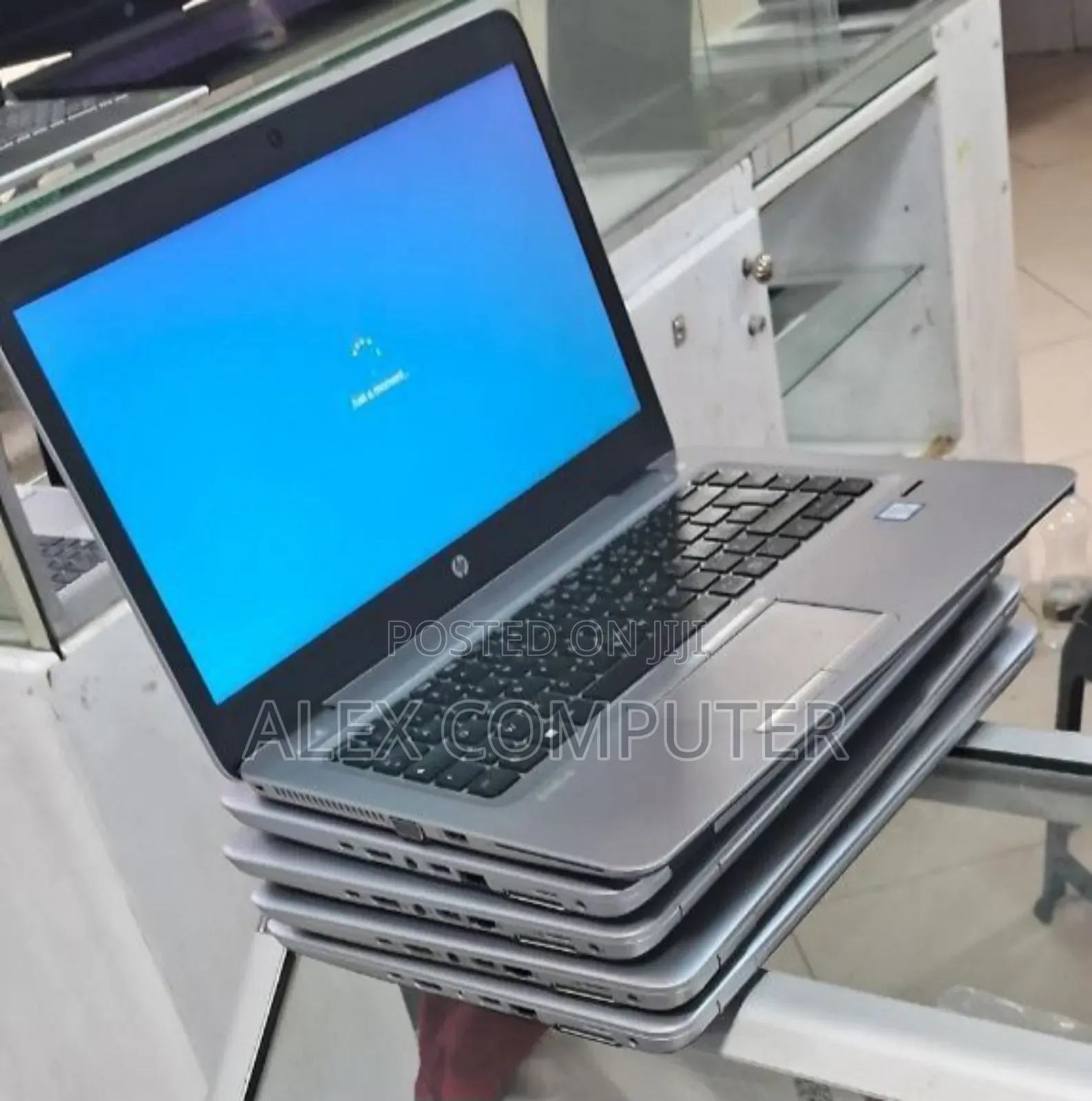 New Laptop HP 14-Dq1025cl 8GB Intel Core I5 HDD 1T