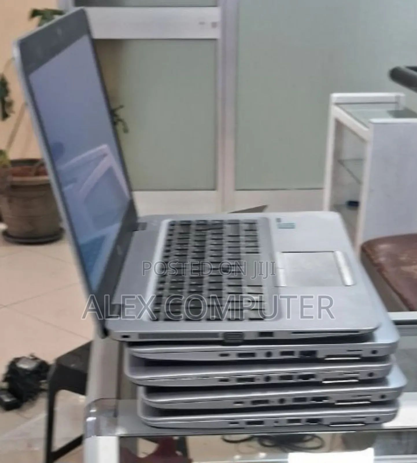 New Laptop HP 14-Dq1025cl 8GB Intel Core I5 HDD 1T