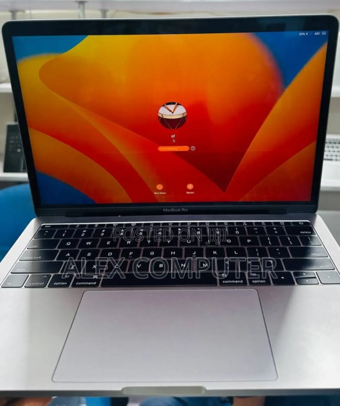 New Laptop Apple MacBook Pro 2017 16GB Intel Core I5 SSD 256GB