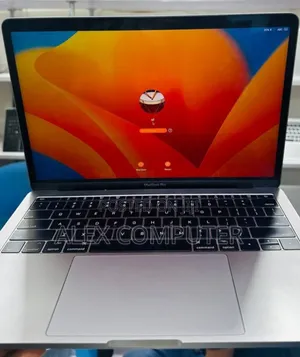 Photo - New Laptop Apple MacBook Pro 2017 16GB Intel Core I5 SSD 256GB