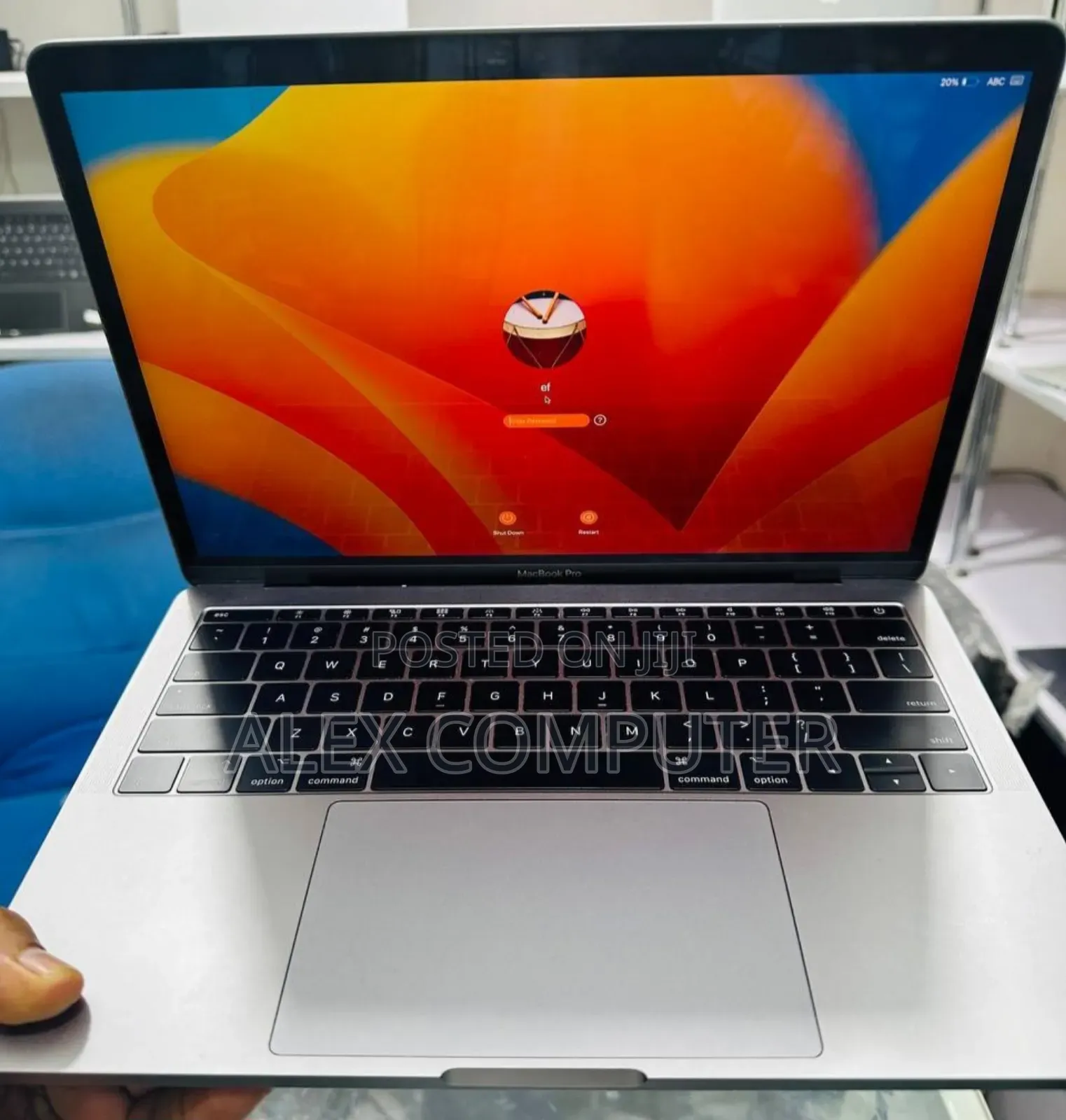 New Laptop Apple MacBook Pro 2017 16GB Intel Core I5 SSD 256GB