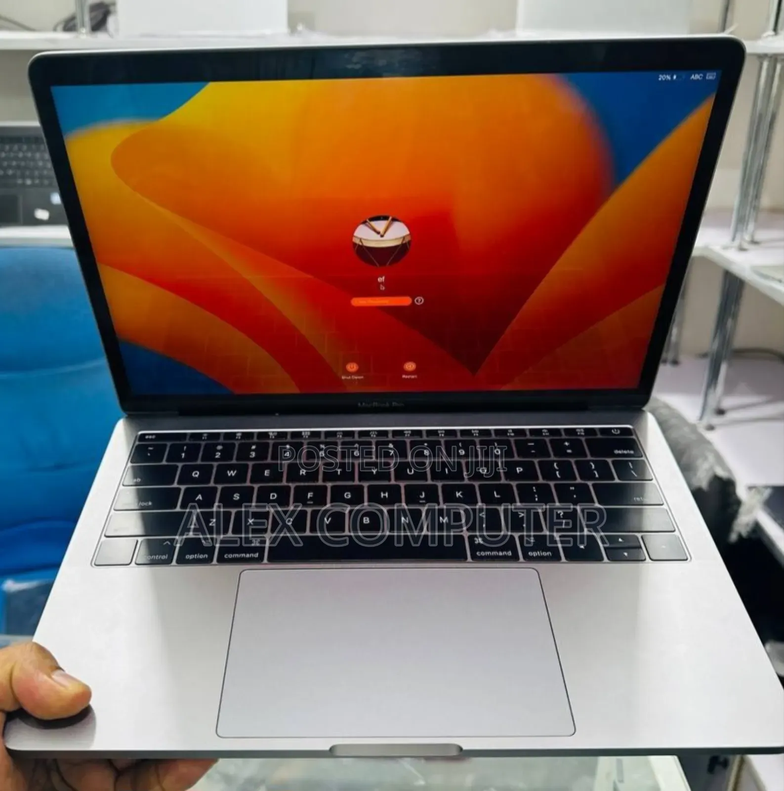 New Laptop Apple MacBook Pro 2017 16GB Intel Core I5 SSD 256GB