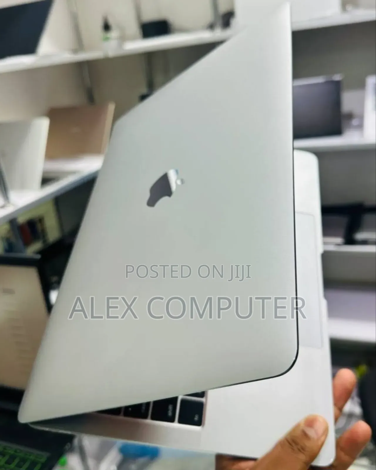 New Laptop Apple MacBook Pro 2017 16GB Intel Core I5 SSD 256GB