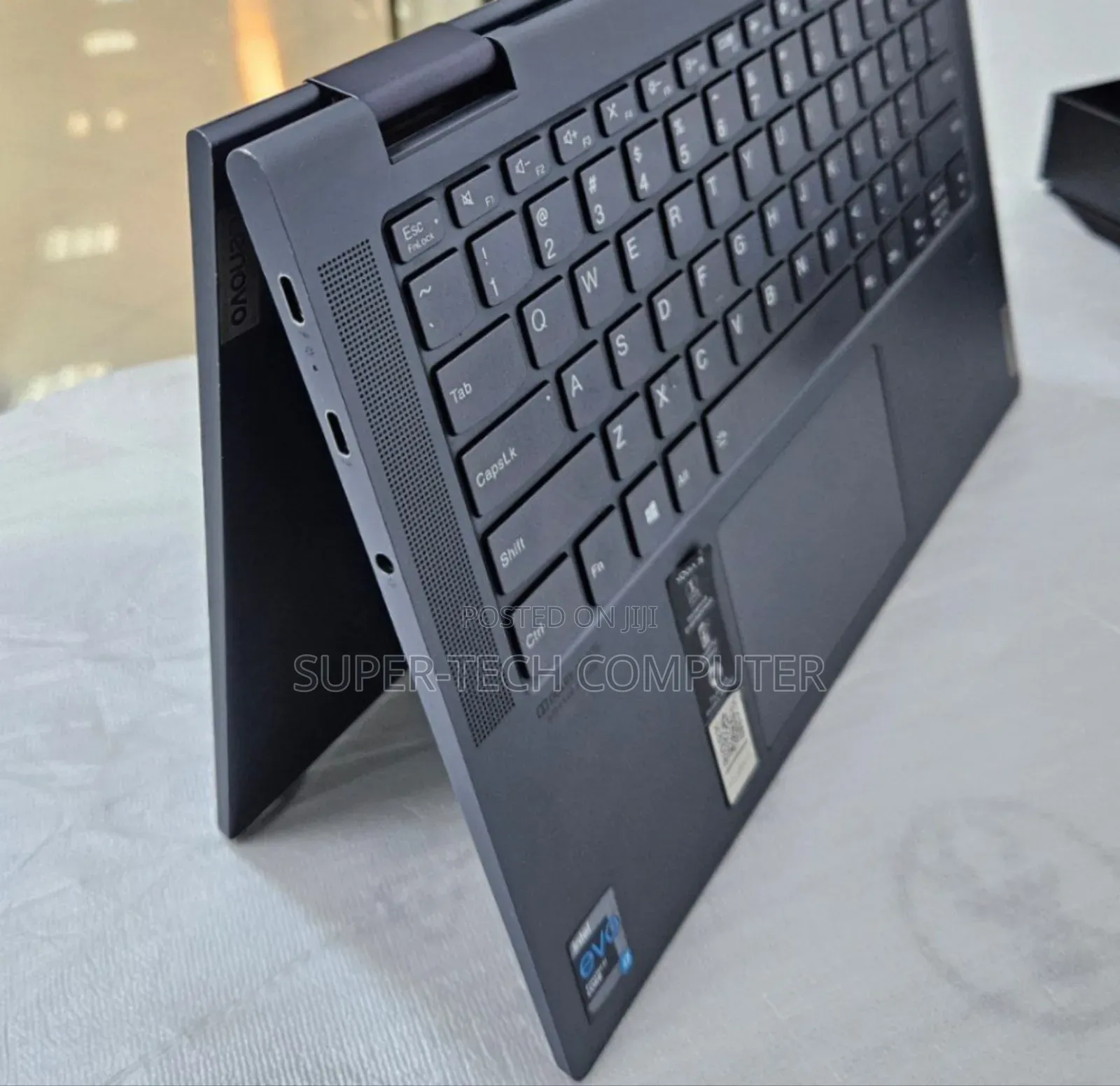 New Laptop Lenovo Yoga 710 16GB Intel Core I7 SSD 512GB