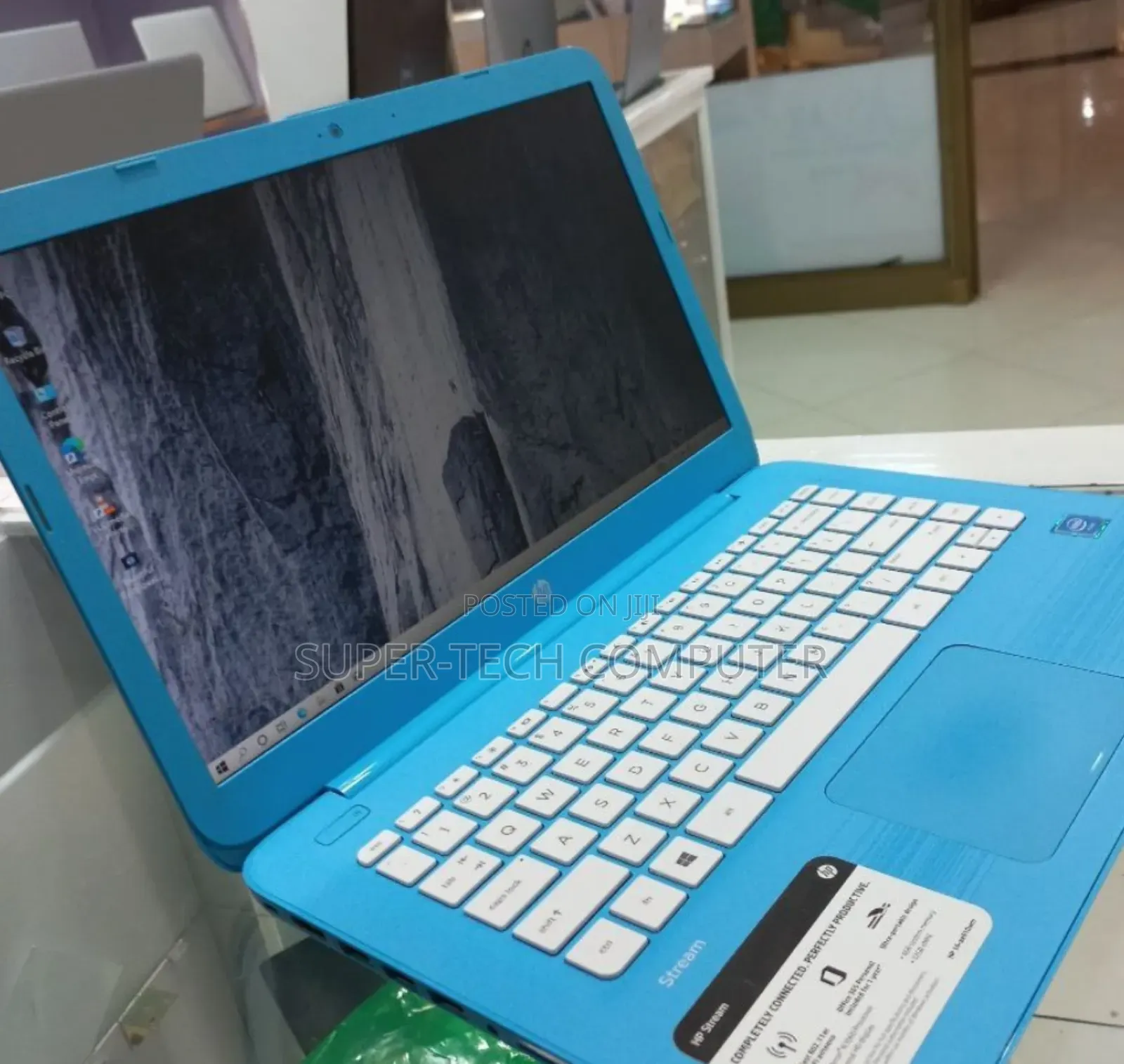 New Laptop HP Stream Notebook 4GB Intel Celeron SSD 32GB