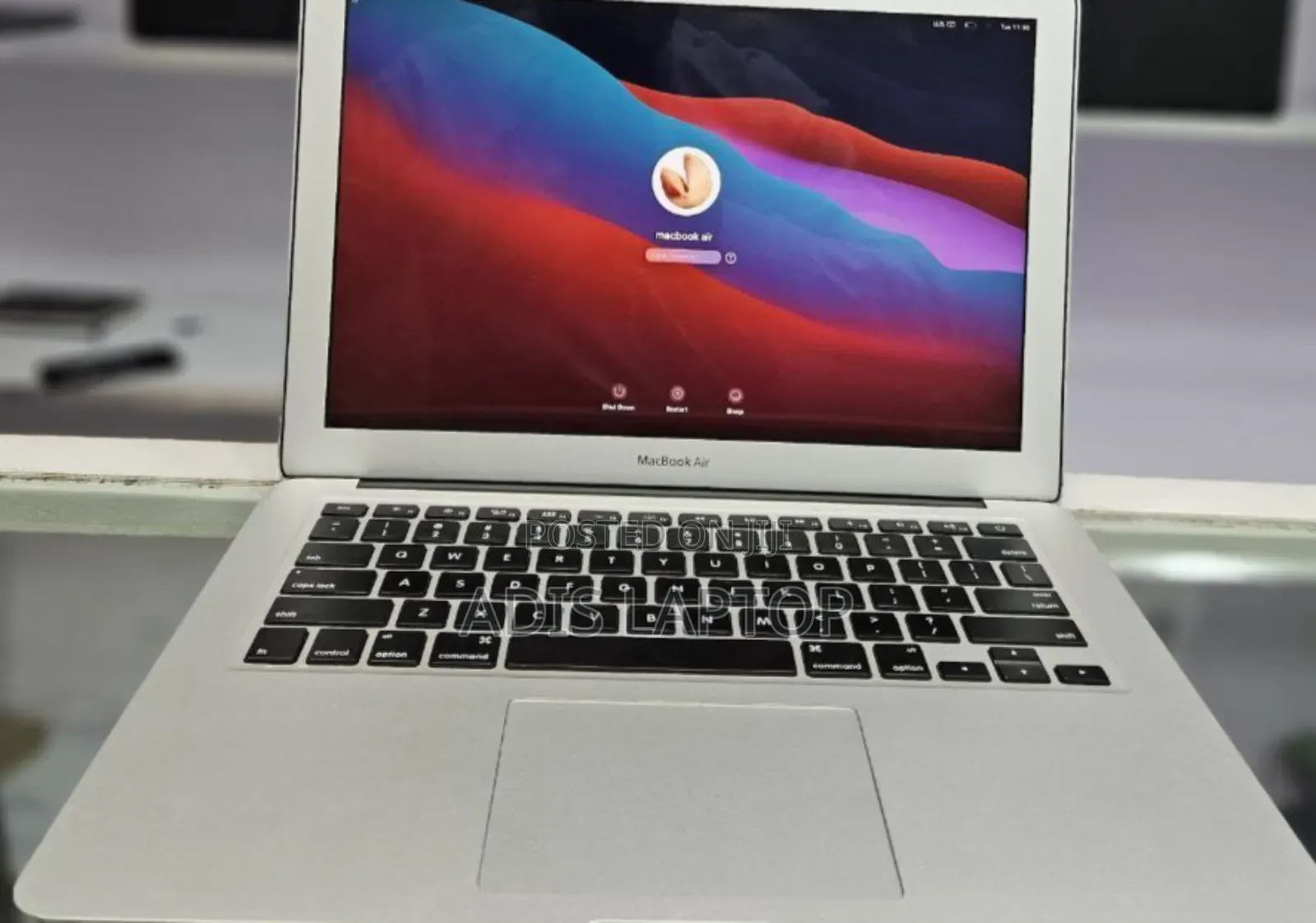 New Laptop Apple MacBook Air 2017 8GB Intel Core I5 SSD 256GB