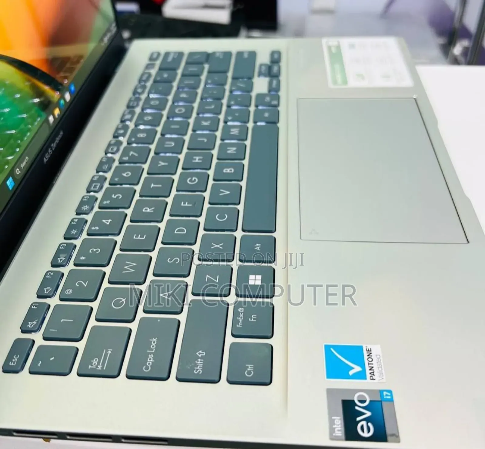 New Laptop Asus Zenbook 14 UX434 16GB Intel Core I7 SSD 512GB