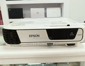 Used Epson EB- X31 Projector 
Quantity: 4 Pieces