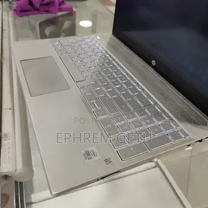 New Laptop HP Pavilion 15 8GB Intel Core I5 SSD 256GB