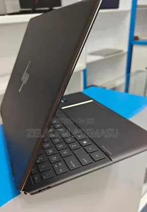New Laptop HP Spectre 16GB Intel Core I7 SSD 1T
