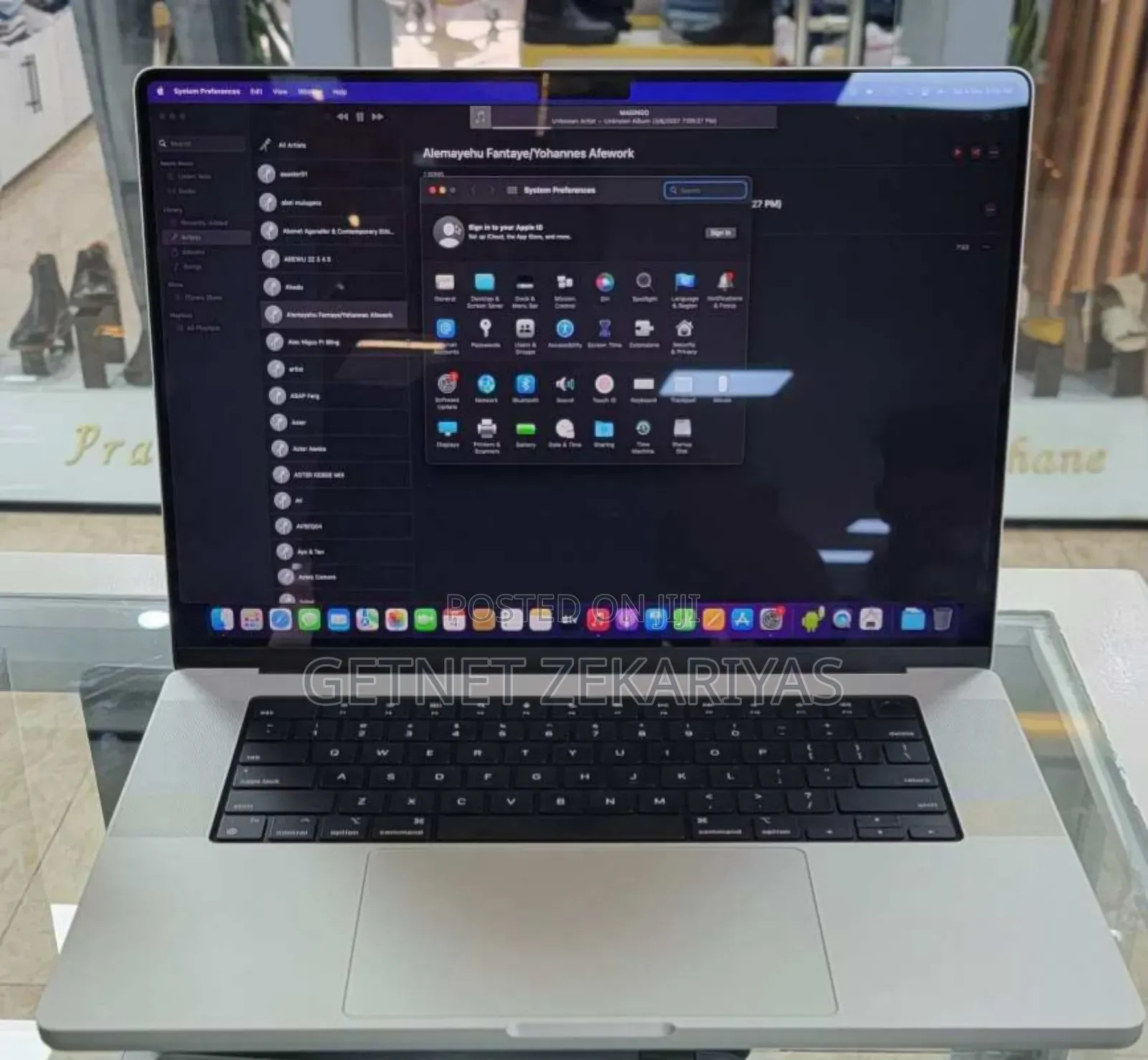 New Laptop Apple MacBook Pro M1 16GB Apple M1 Pro SSD 512GB