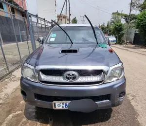 Toyota Hilux 2009 Gray