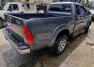 Toyota Hilux 2009 Gray
