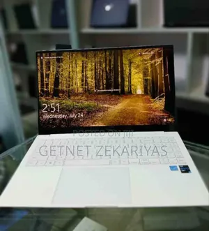 New Laptop Samsung 8GB Intel Core I5 SSD 256GB