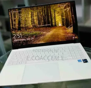 Photo - New Laptop HP 8GB Intel Core I5 SSD 256GB