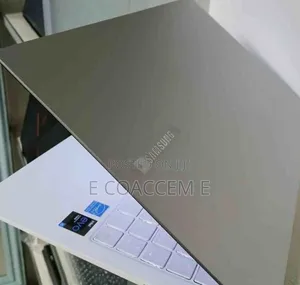 New Laptop HP 8GB Intel Core I5 SSD 256GB