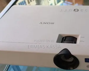 Brand New Sony Projector