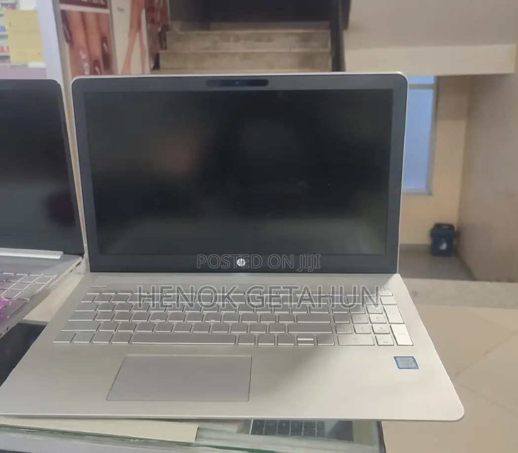 New Laptop HP Pavilion 15 8GB Intel Core I7 SSD 256GB