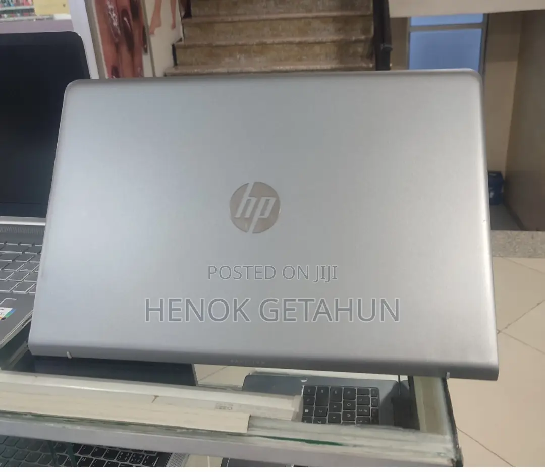 New Laptop HP Pavilion 15 8GB Intel Core I7 SSD 256GB