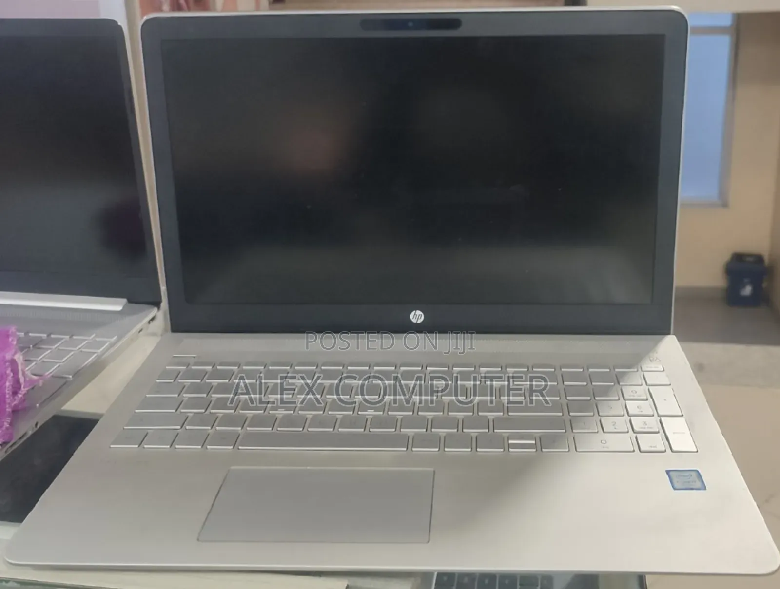 New Laptop HP Pavilion 15 8GB Intel Core I7 SSD 256GB