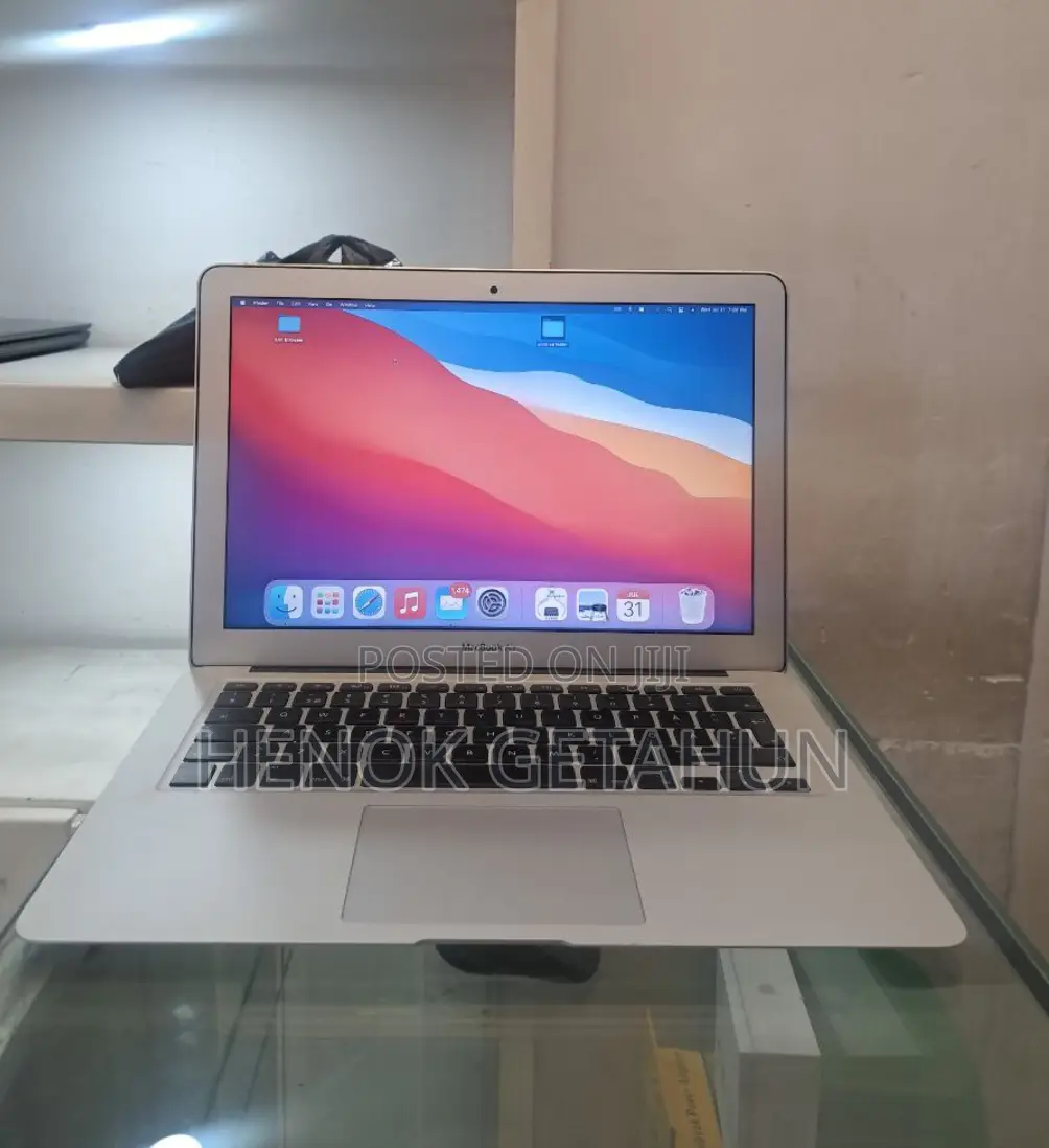 New Apple MacBook Air 2024 M3 13-Inch 8GB Intel Core I7 HDD 128GB