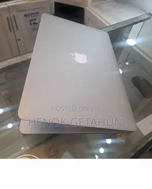 New Apple MacBook Air 2024 M3 13-Inch 8GB Intel Core I7 HDD 128GB