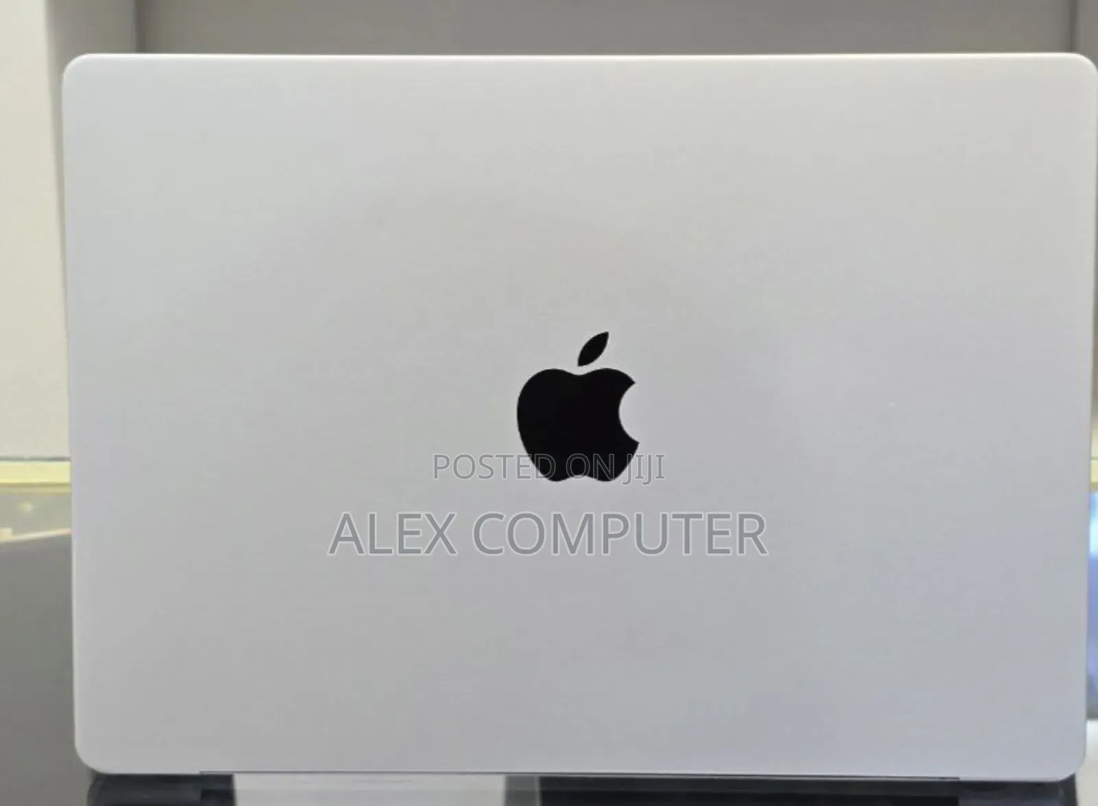 New Laptop Apple MacBook Pro M1 16GB Apple M1 Pro SSD 512GB