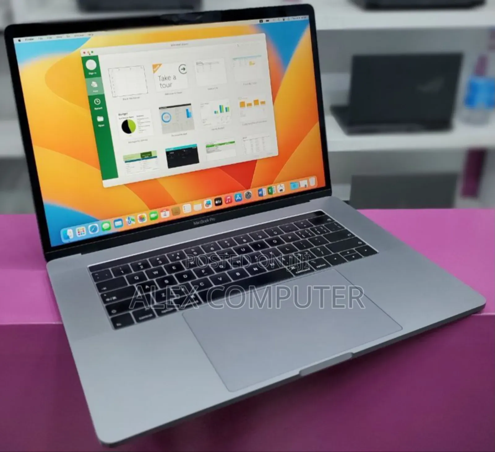 New Laptop Apple MacBook Pro 2018 32GB Intel Core I9 SSD 1T