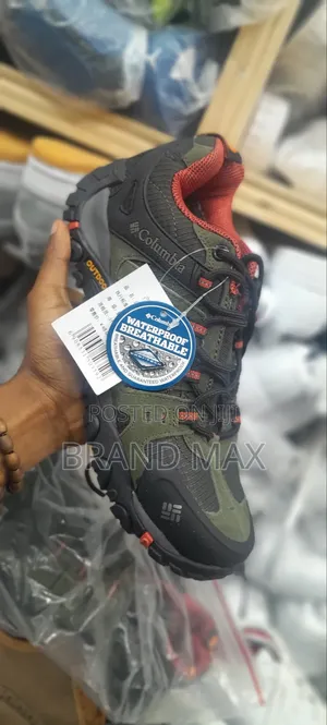 Photo - Columbia Waterproof Outdoor Premium Quality