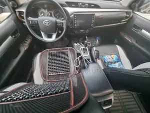 Toyota Hilux 2022 Silver